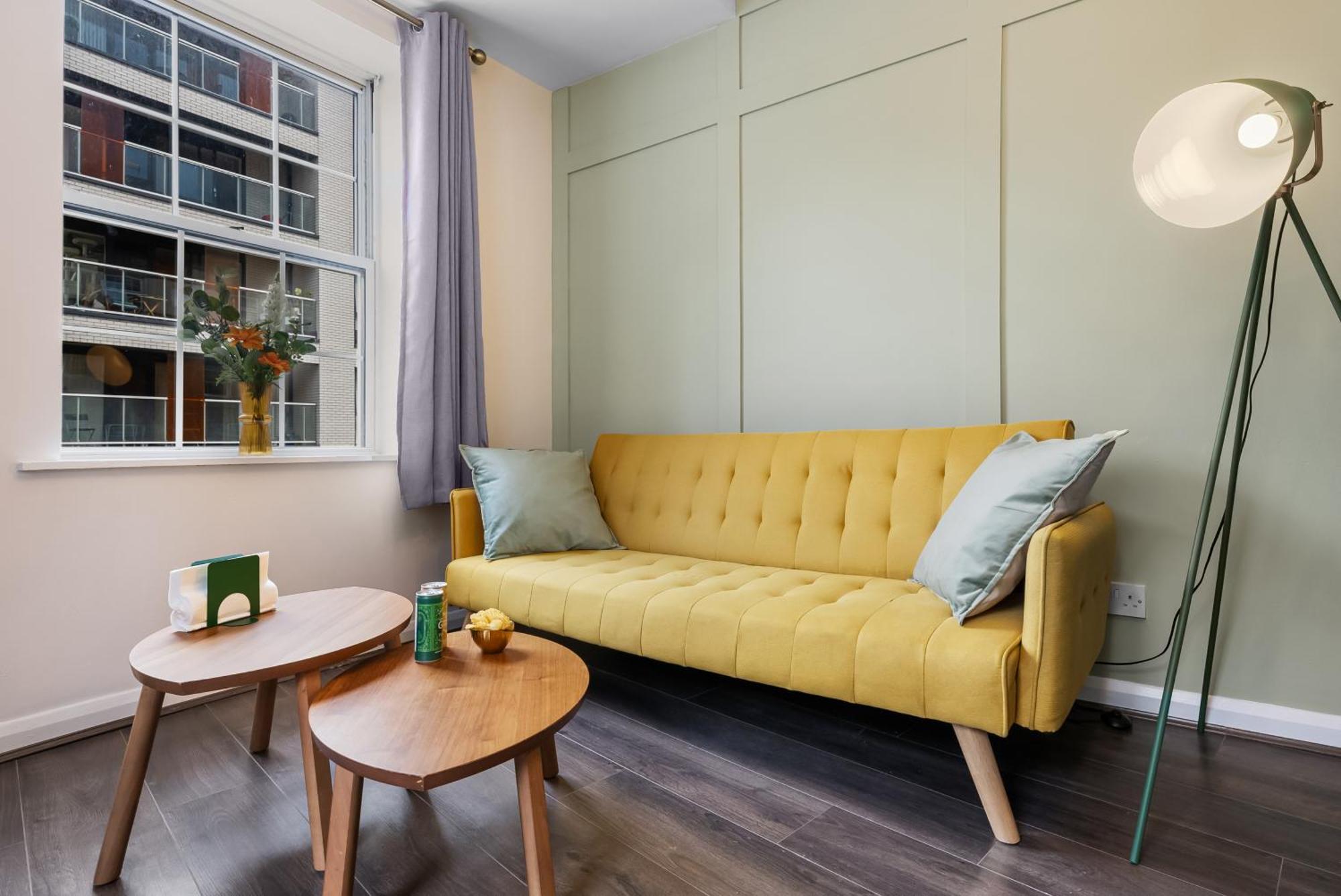Chic 2 Bedroom Apartment Near Liverpool Street By Gold Stays London Exterior photo