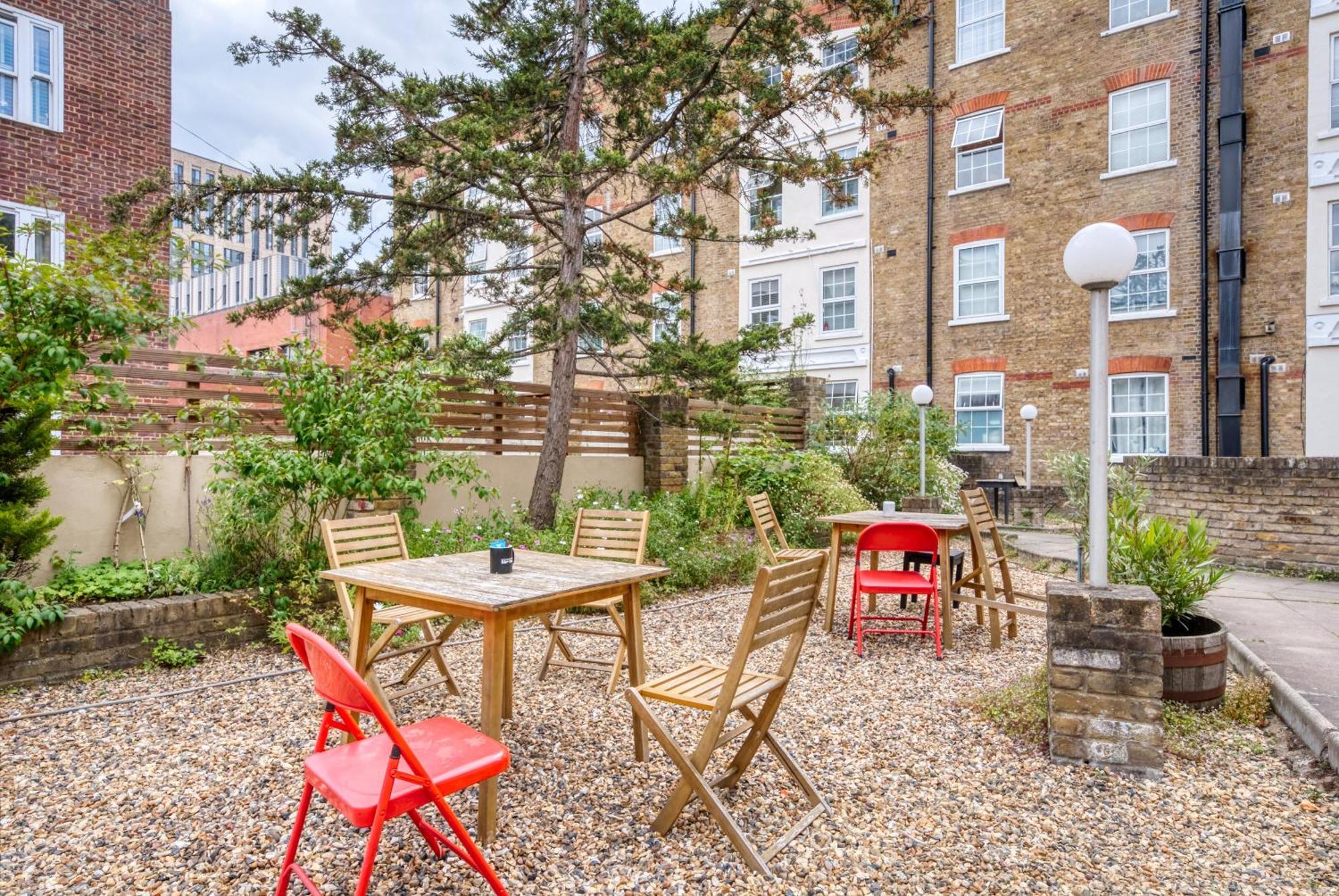 Chic 2 Bedroom Apartment Near Liverpool Street By Gold Stays London Exterior photo